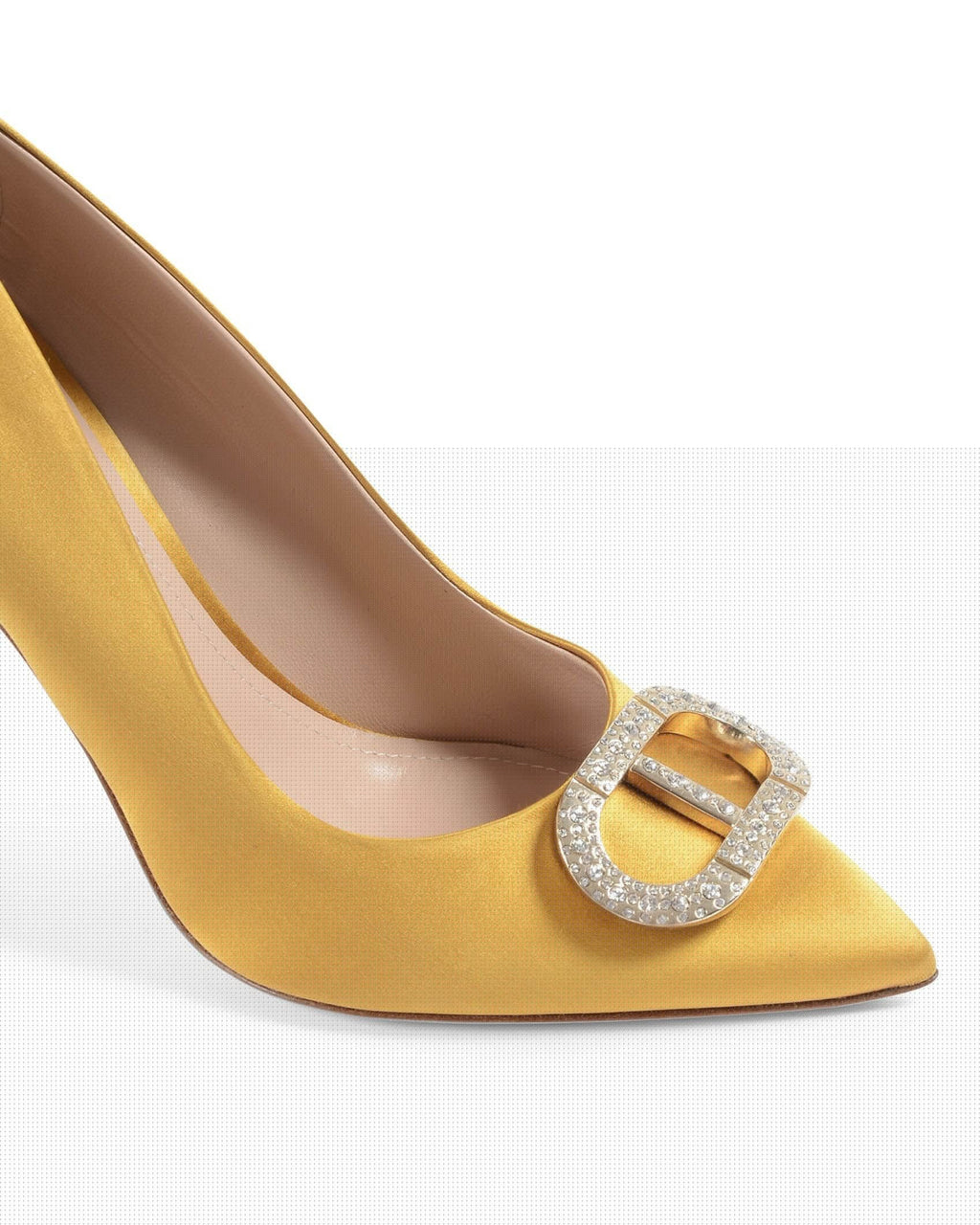 Zapatos de salón de satén de Cenicienta