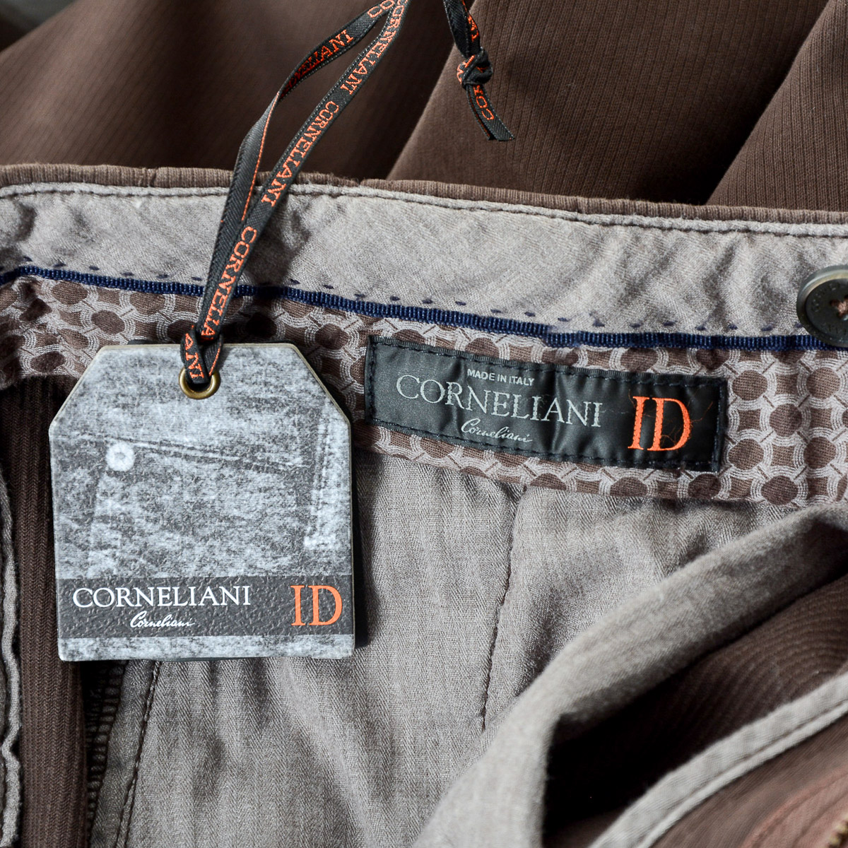 Pantalones Corneliani para hombre color marrón