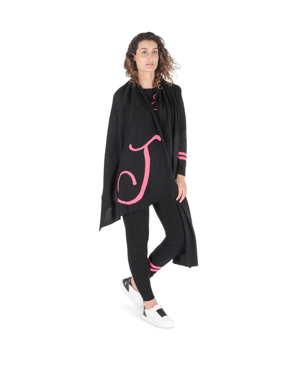 Bufanda con monograma de Dee Ocleppo DEAN VILLAGE BLACK J