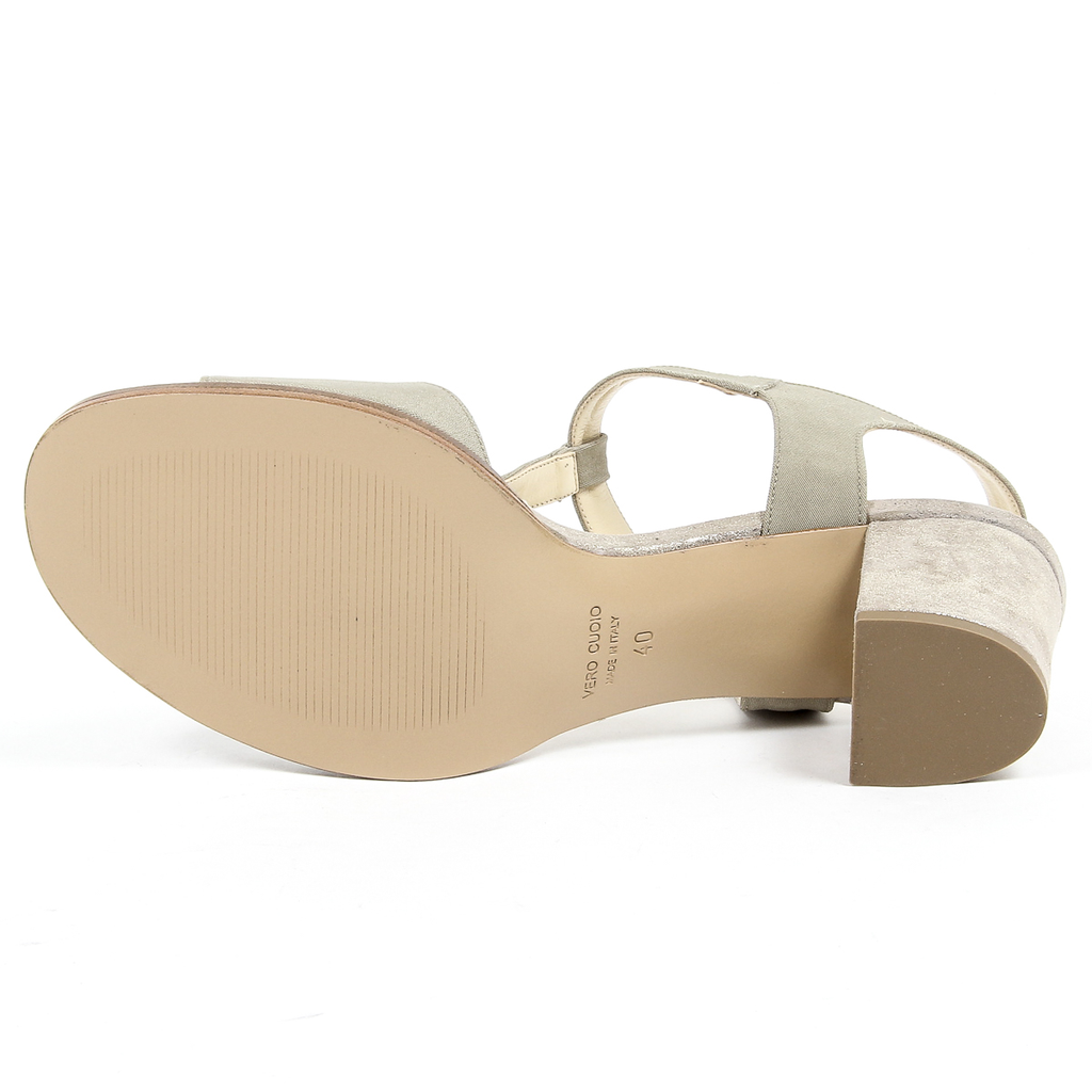 Sandalia V 1969 Italia para mujer color topo IDA