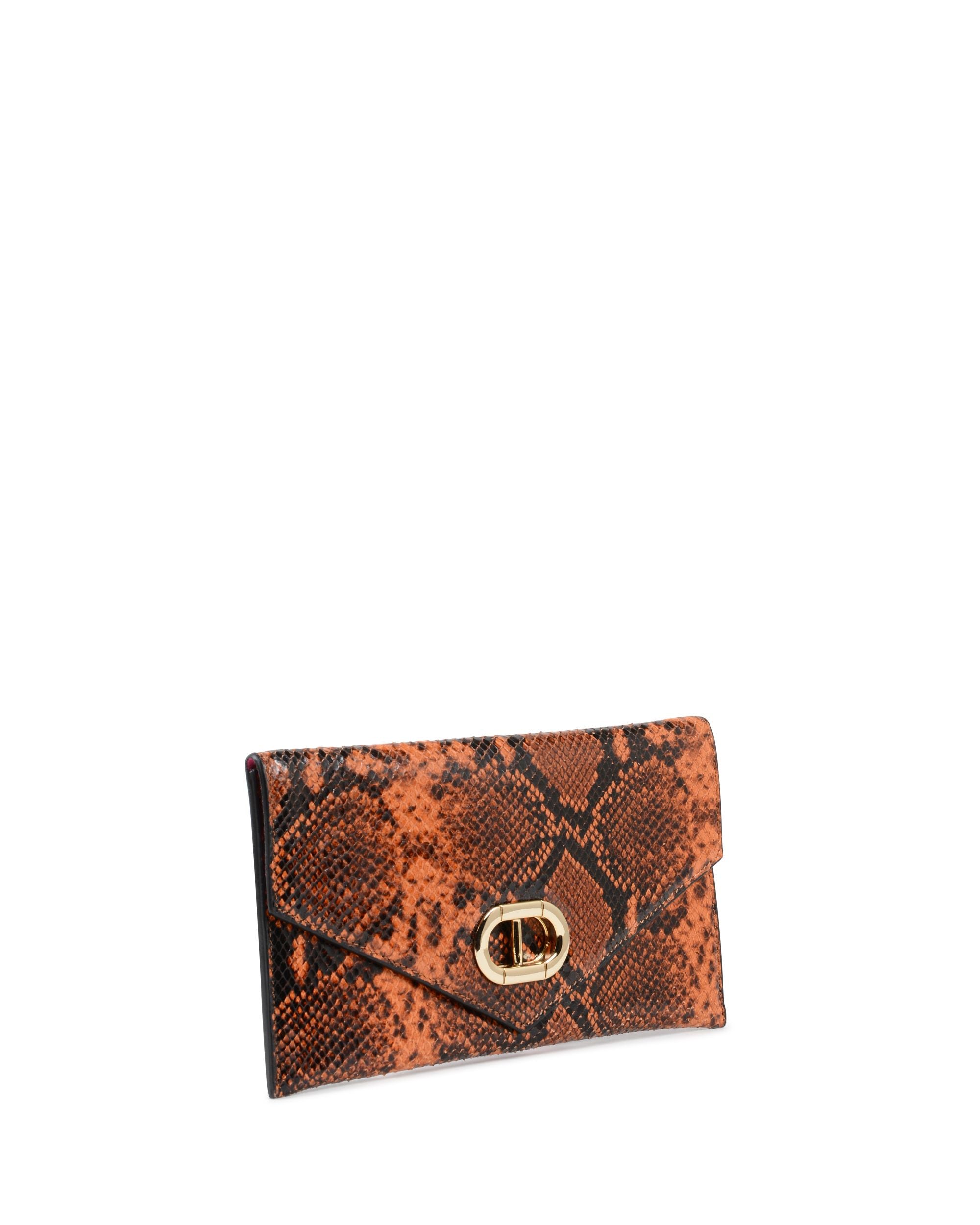 Clutch tipo sobre con relieve