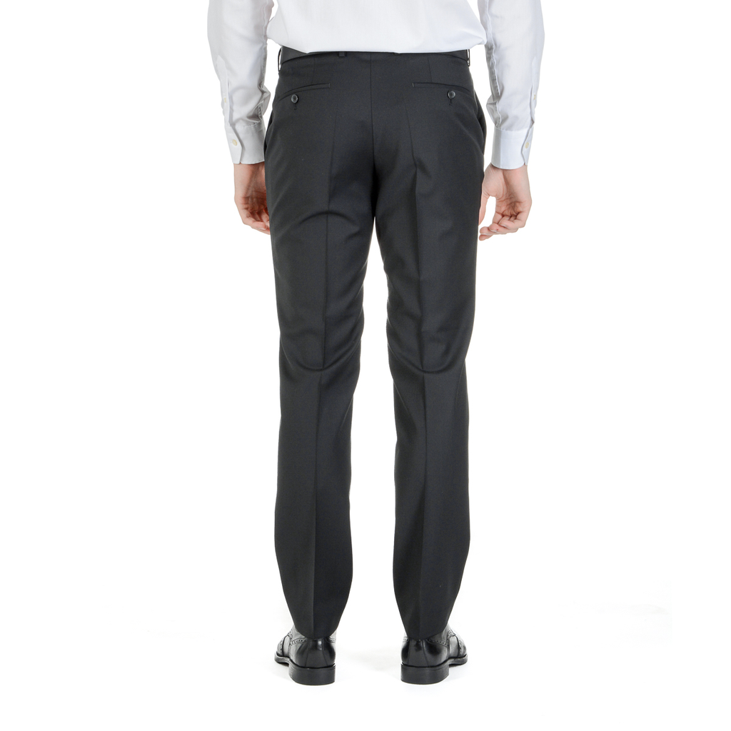 Traje negro para hombre de Hugo Boss: ¡UNA GRAN GENIO!