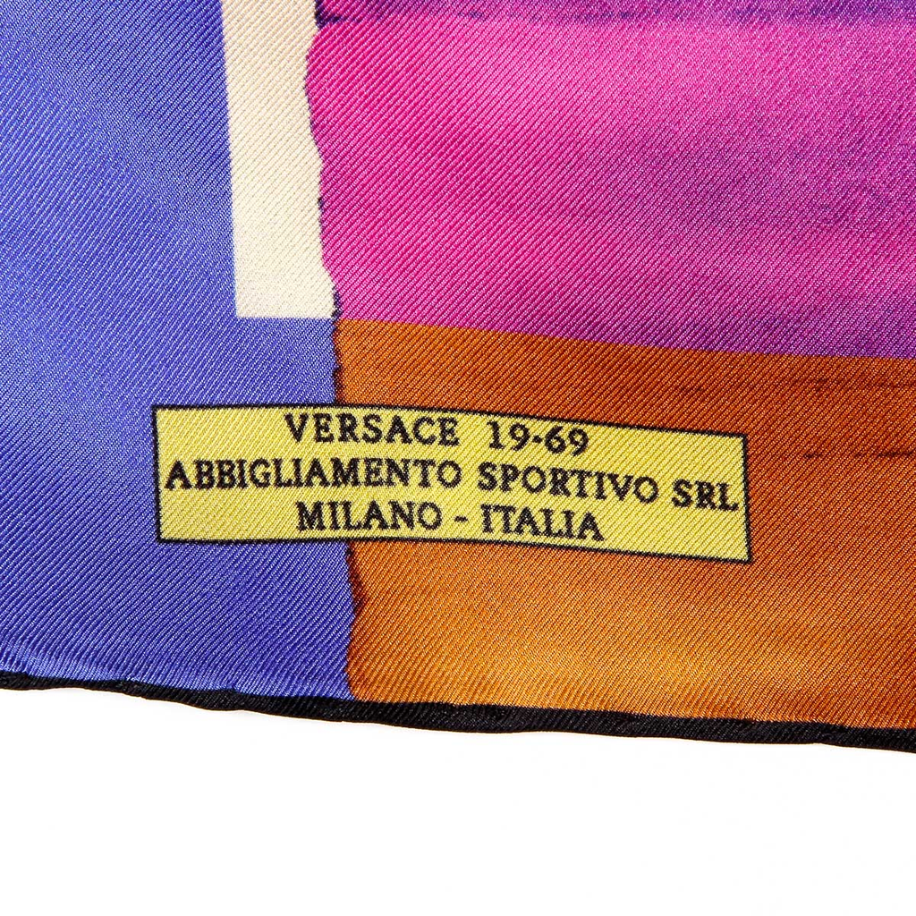 Bufanda de mujer V 1969 Italia