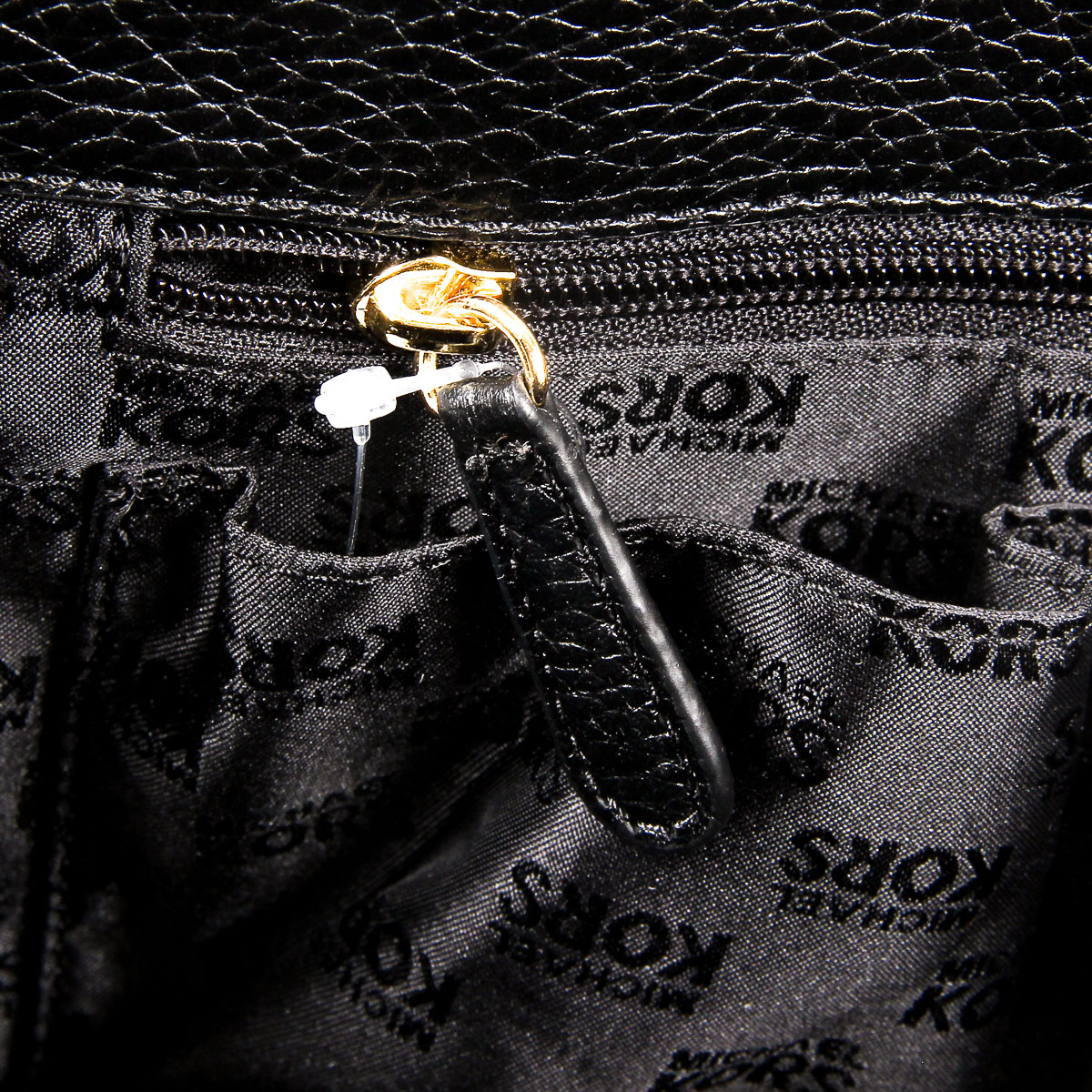 Michael Kors Womens Handbag VANNA 35T7GV3S3L BLACK