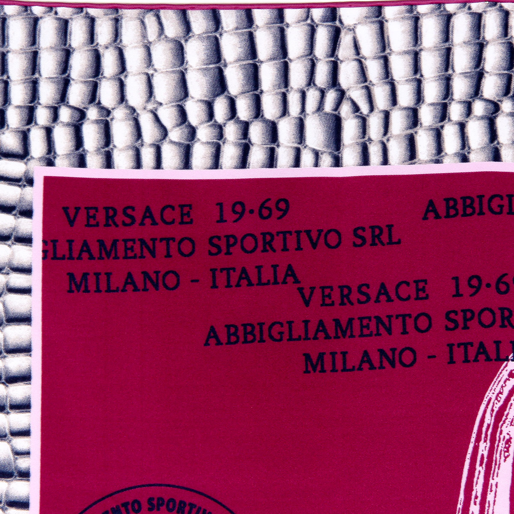 Bufanda de mujer V 1969 Italia
