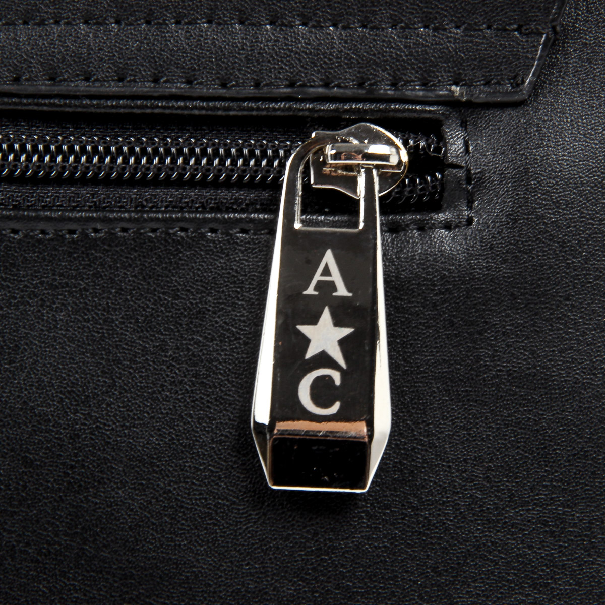 Bolso de mano para hombre Andrew Charles negro CARL