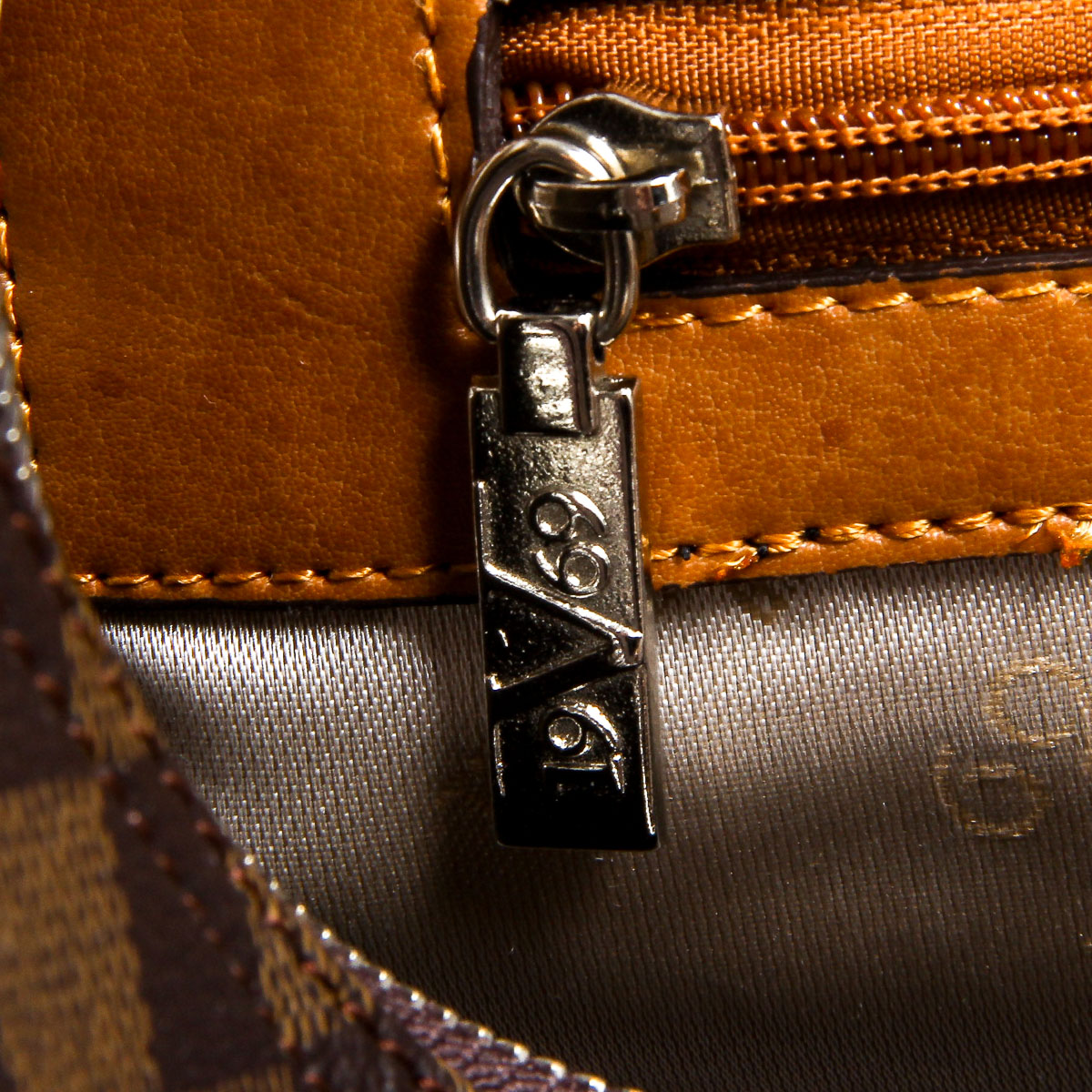 Bolso deportivo para hombre V 1969 Italia