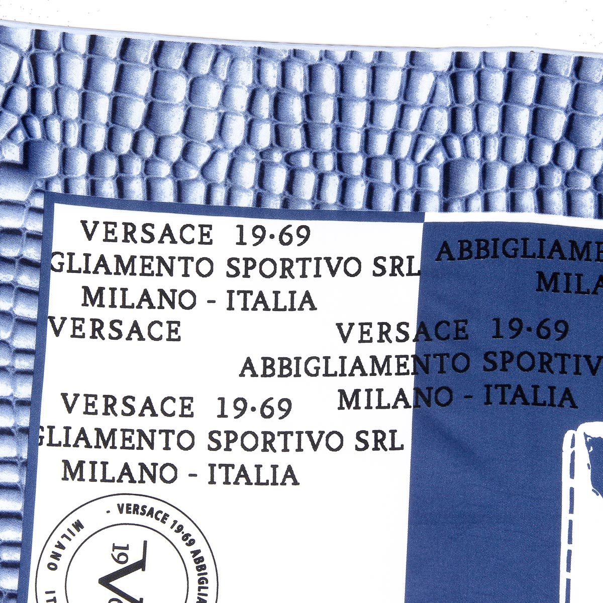Bufanda de mujer V 1969 Italia