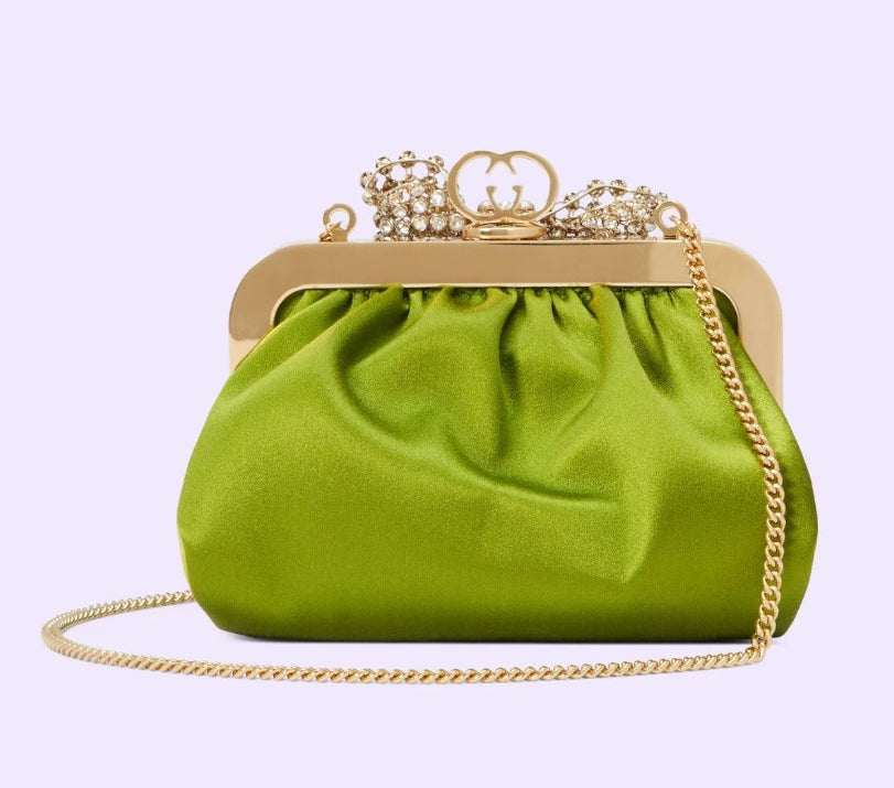 Bolso de hombro Broadway de satén con lazo de cristales