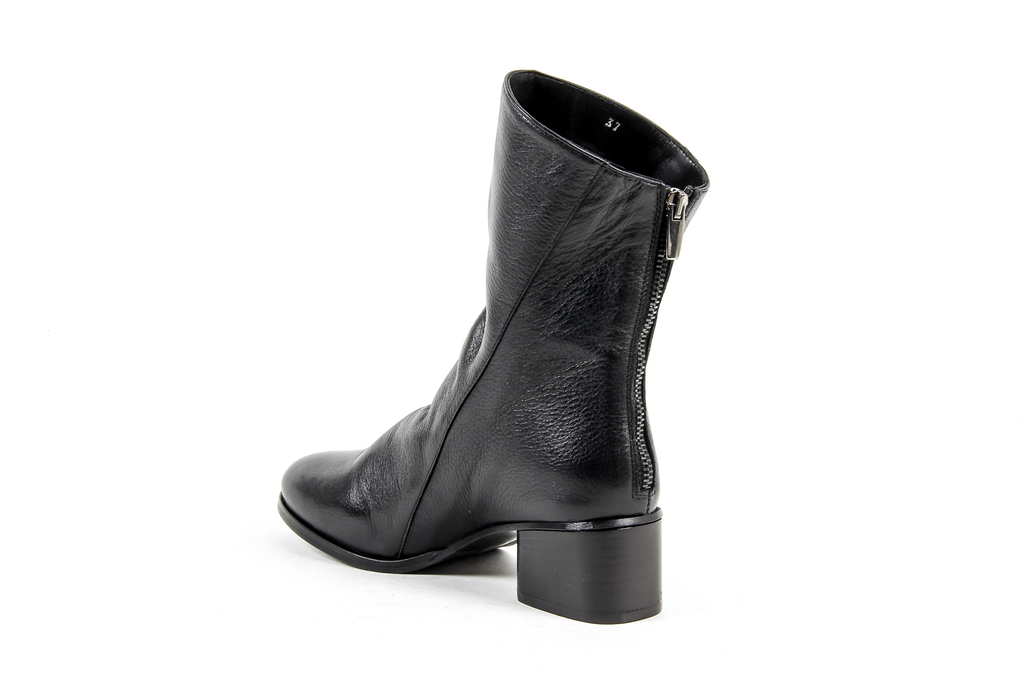 V 1969 Italia Womens Short Boot Black PLUM
