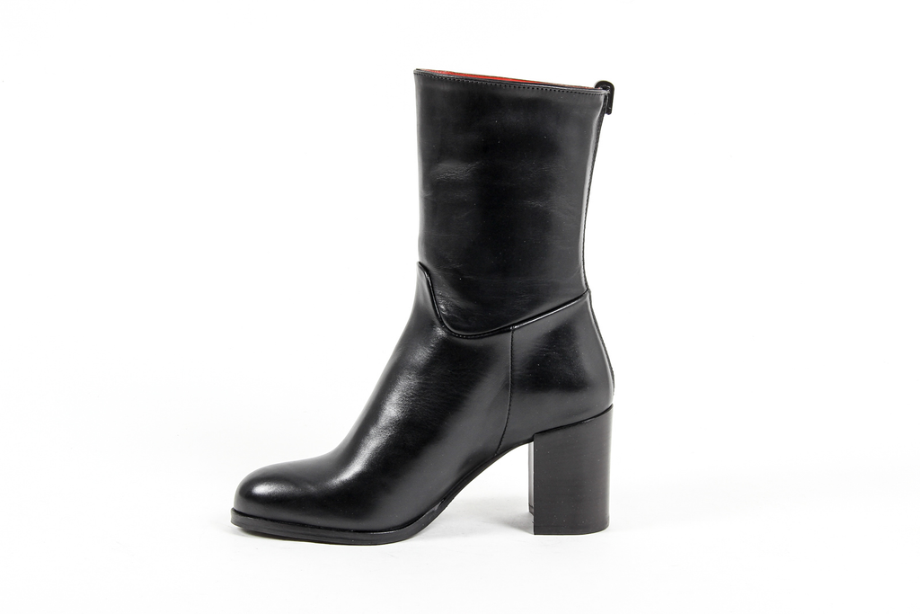 V 1969 Italia Womens Short Boot Black CASE