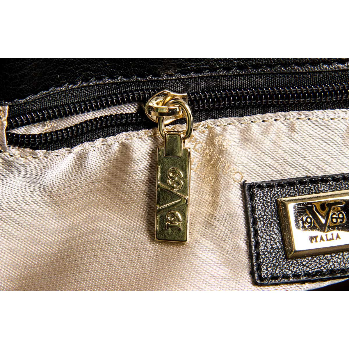 Bolso de mano para mujer V 1969 Italia V1969004B NEGRO