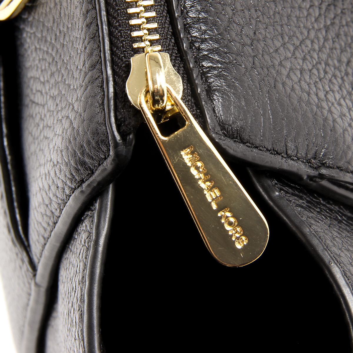 Michael Kors Womens Handbag VANNA 35T7GV3S3L BLACK