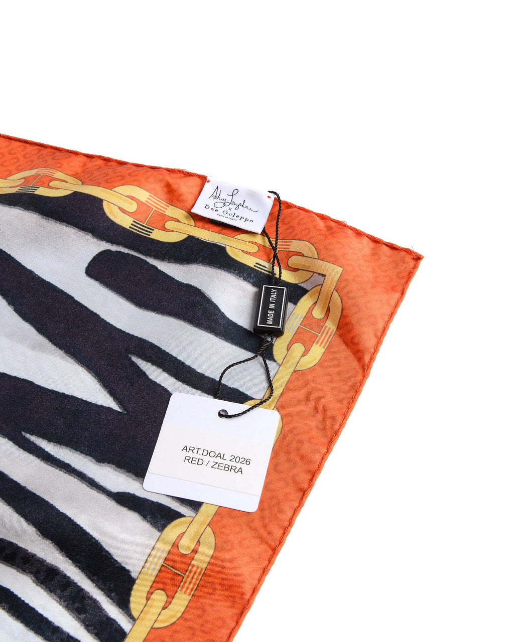 Bufanda de seda roja con estampado de cebra de Dee X Ashley Longshore