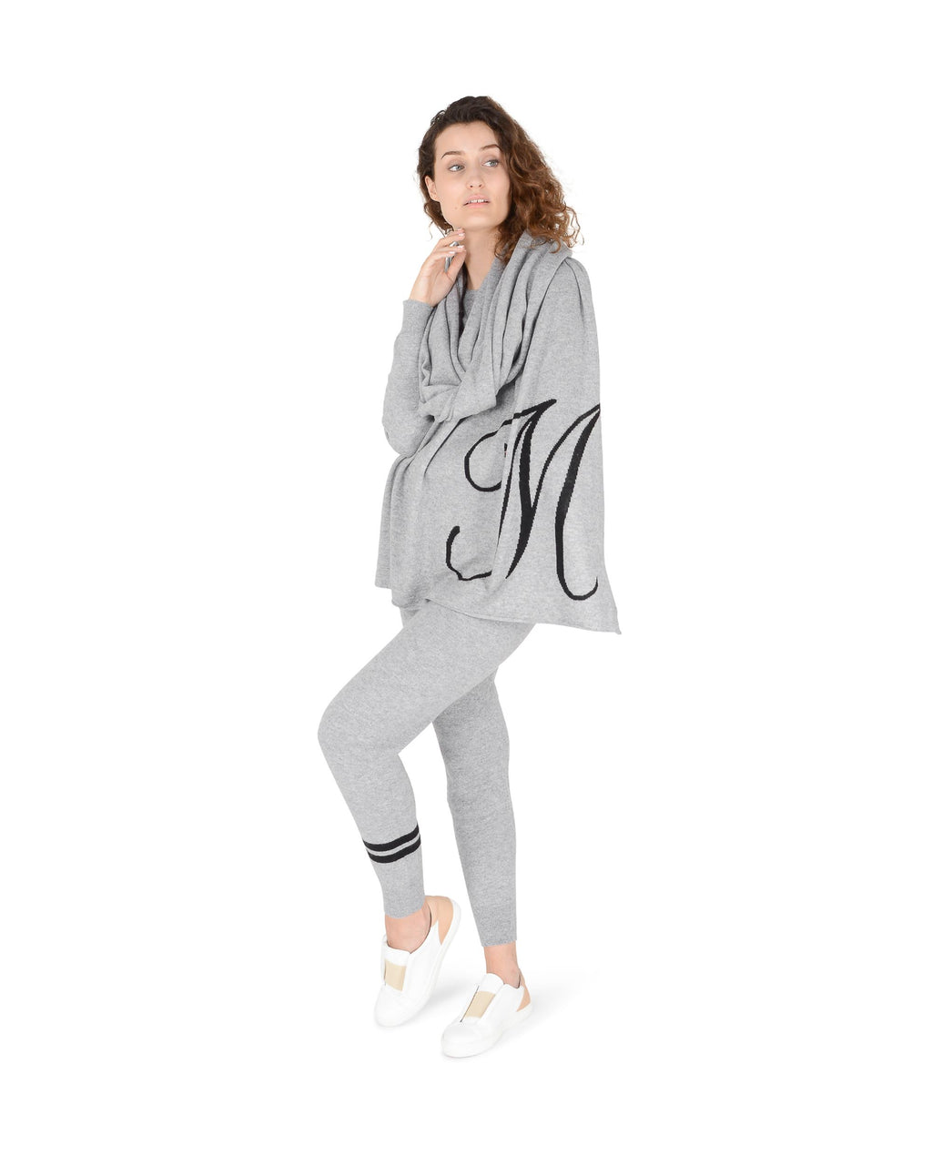 Bufanda con monograma de Dee Ocleppo DEAN VILLAGE GREY M