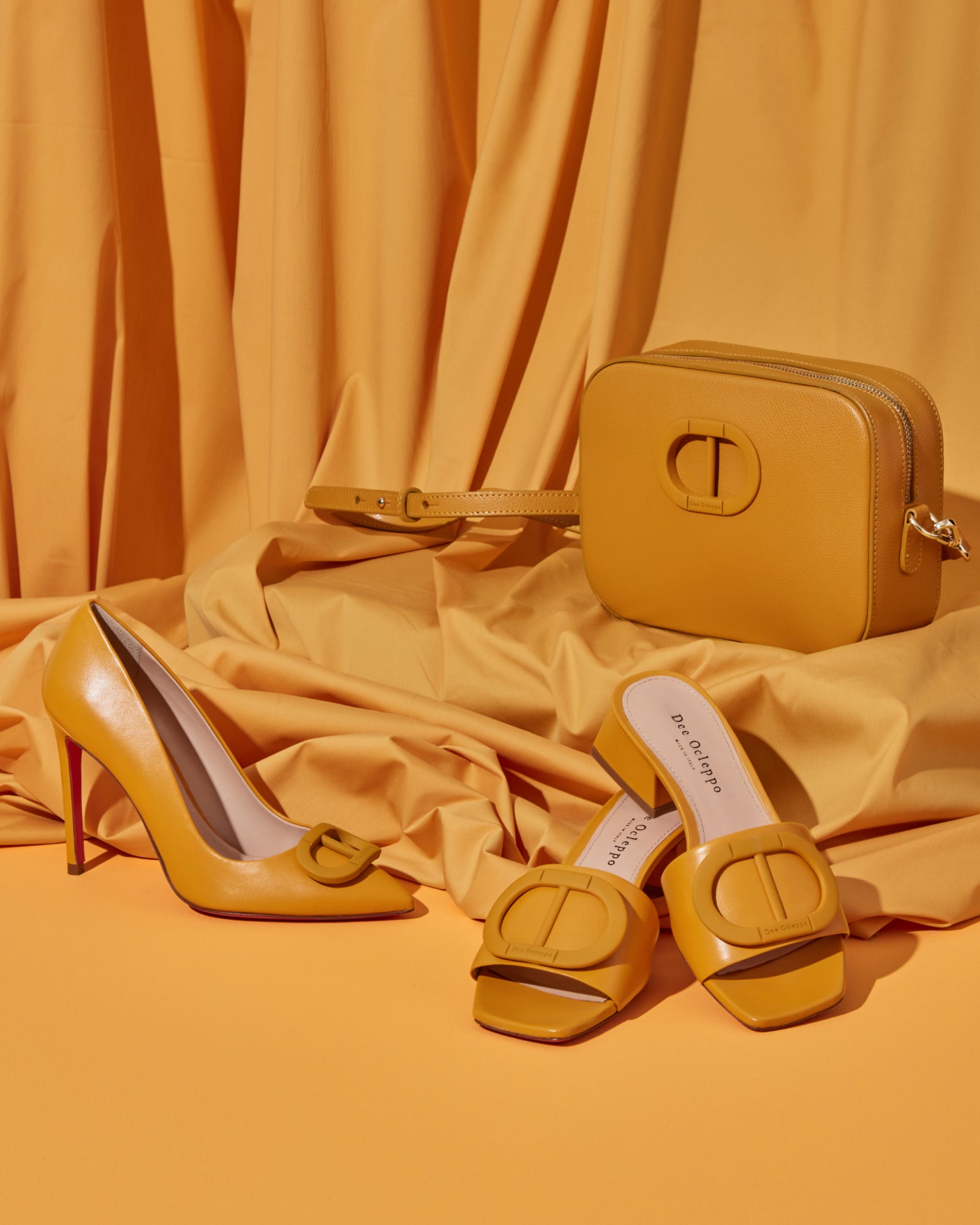 Dizzy Logo Mule Mostaza