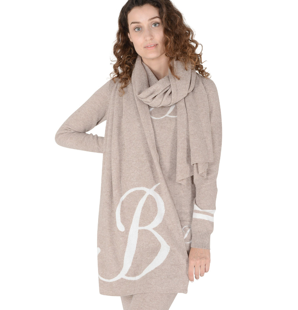 Bufanda con monograma de Dee Ocleppo DEAN VILLAGE CAMEL B
