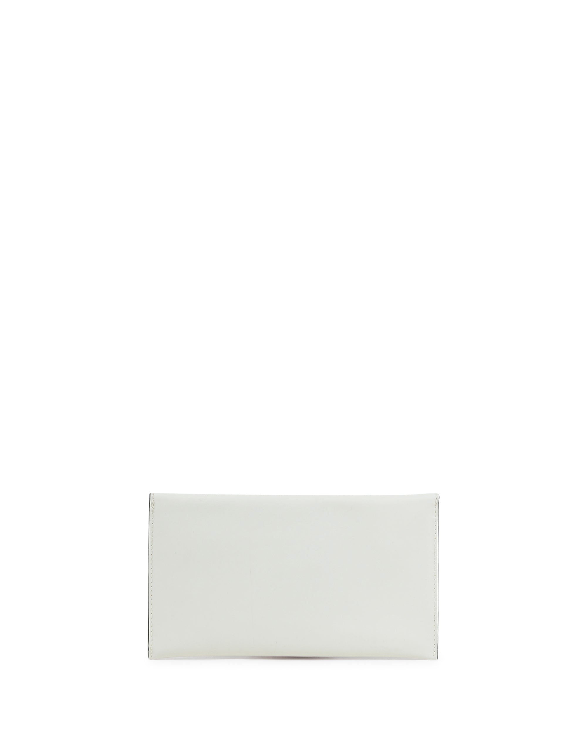 Clutch tipo sobre de piel color blanco