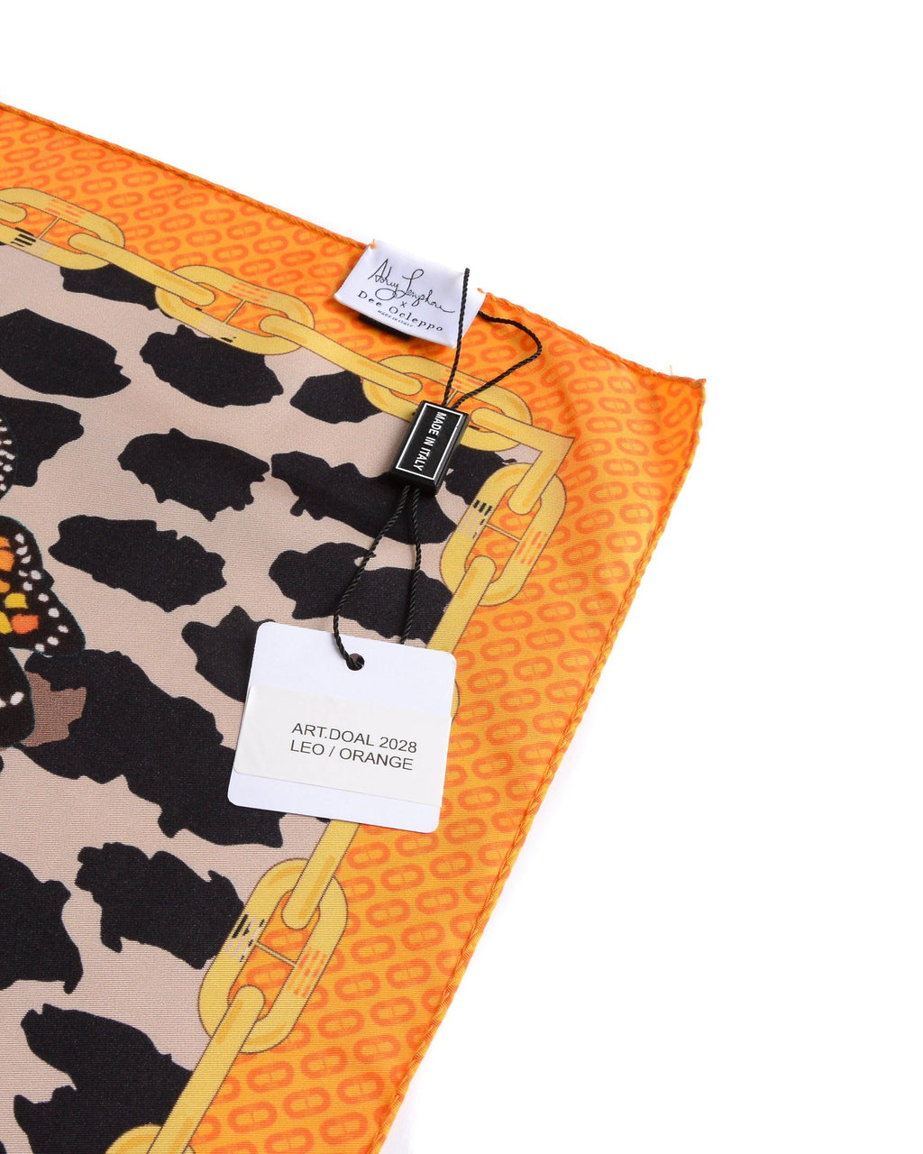 Bufanda de seda con estampado de leopardo naranja Longshore de Dee X Ashley