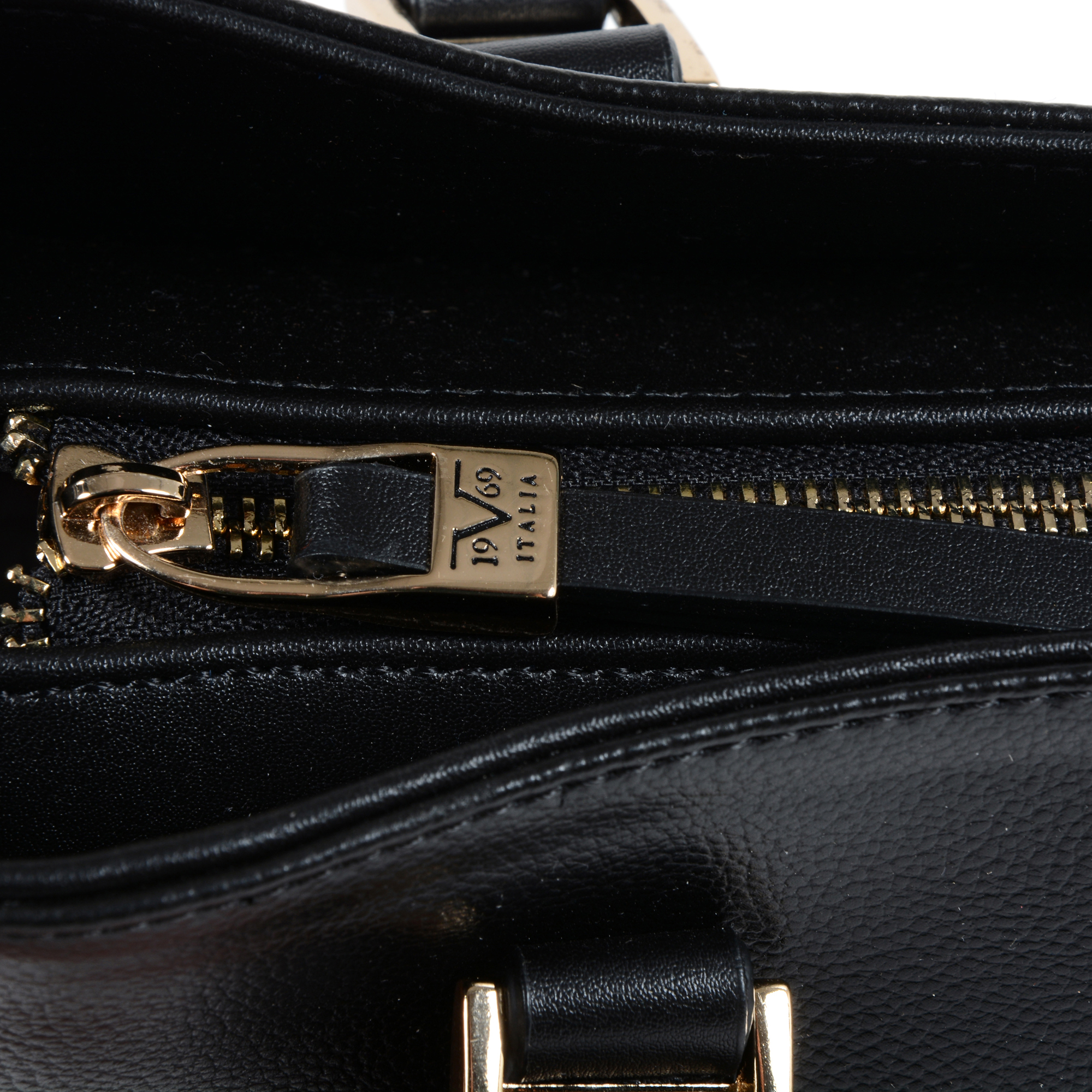 V 1969 Italia Womens Handbag Black PORTO
