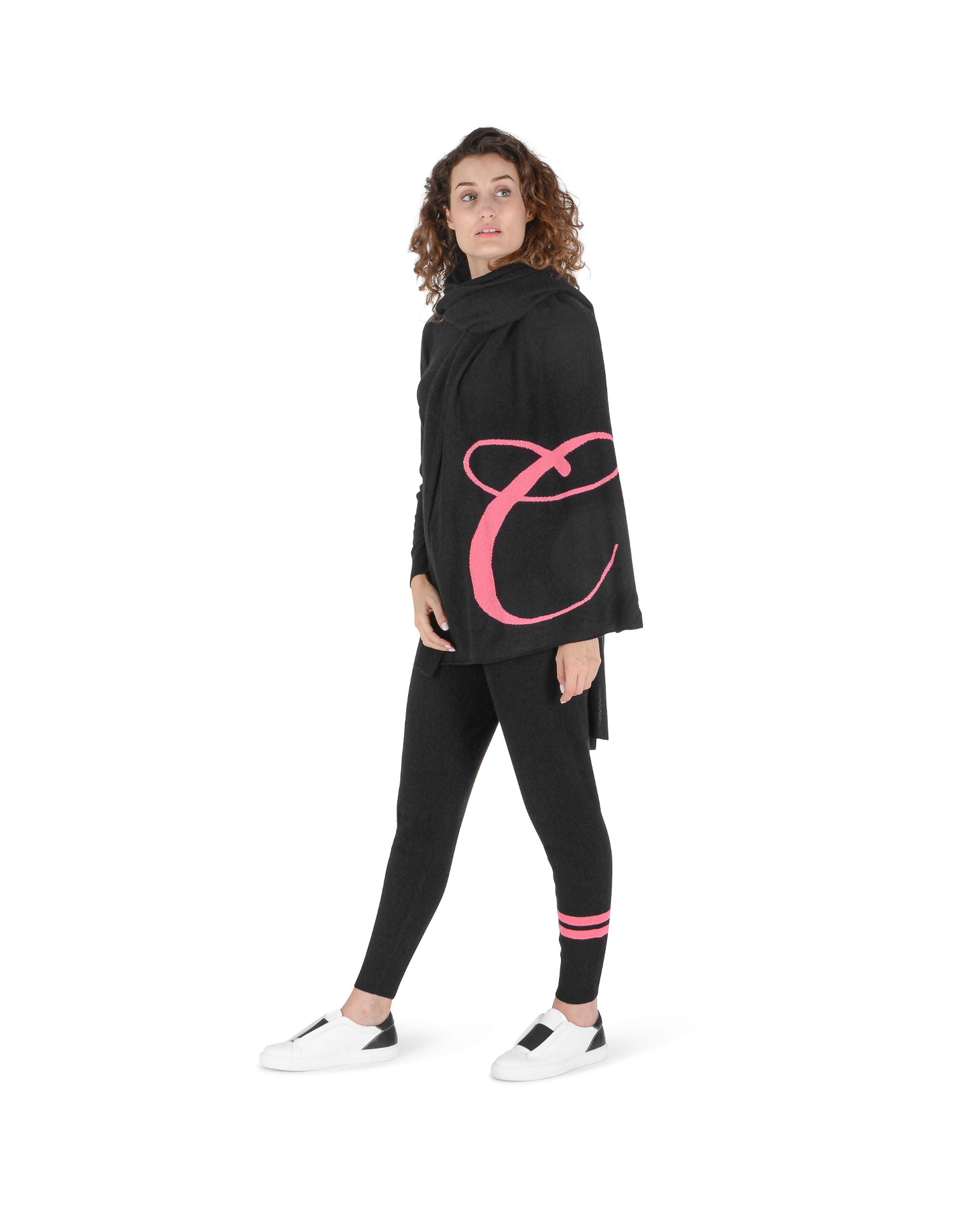 Bufanda con monograma de Dee Ocleppo DEAN VILLAGE BLACK C