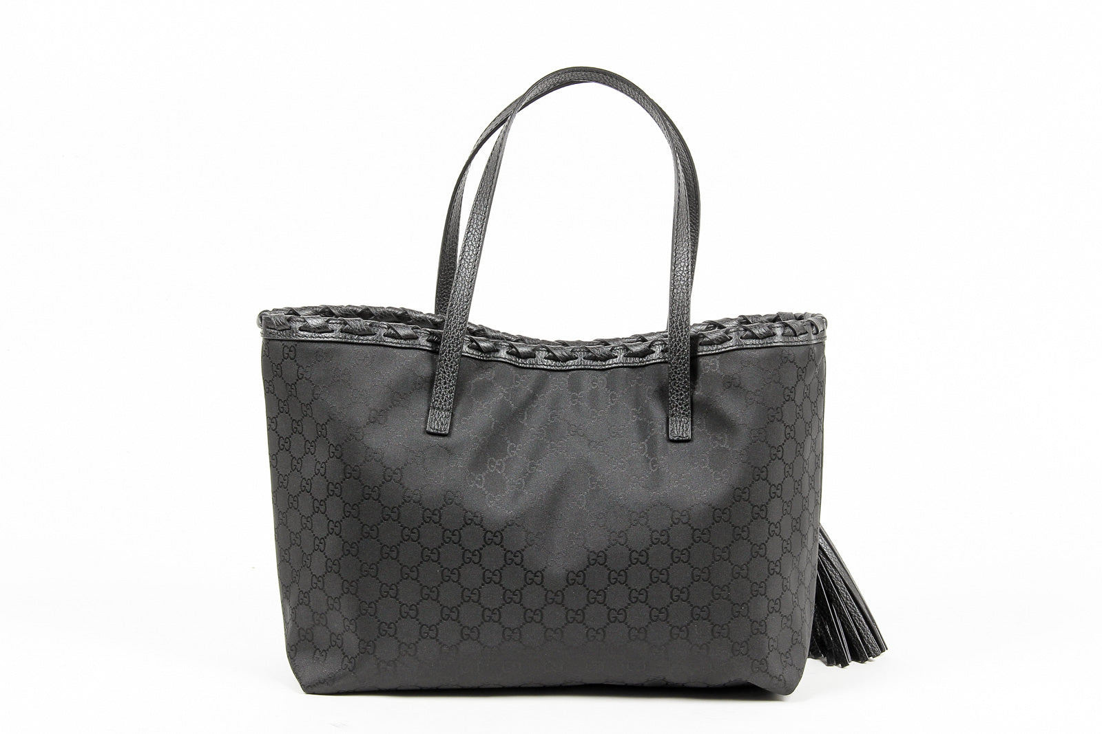 Bolso de mano Gucci para mujer de piel granulada negra con borlas de bambú