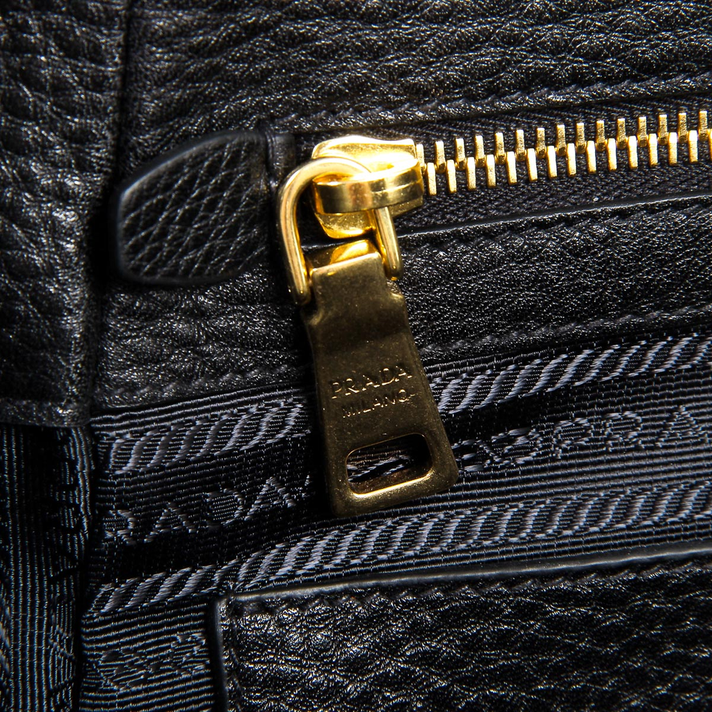 Bolso de mano Prada para mujer 1BG113 UWL F0002 NERO VIT DAINO