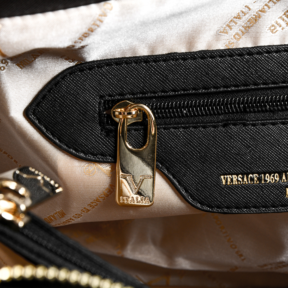 V 1969 Italia Womens Handbag Black GIL