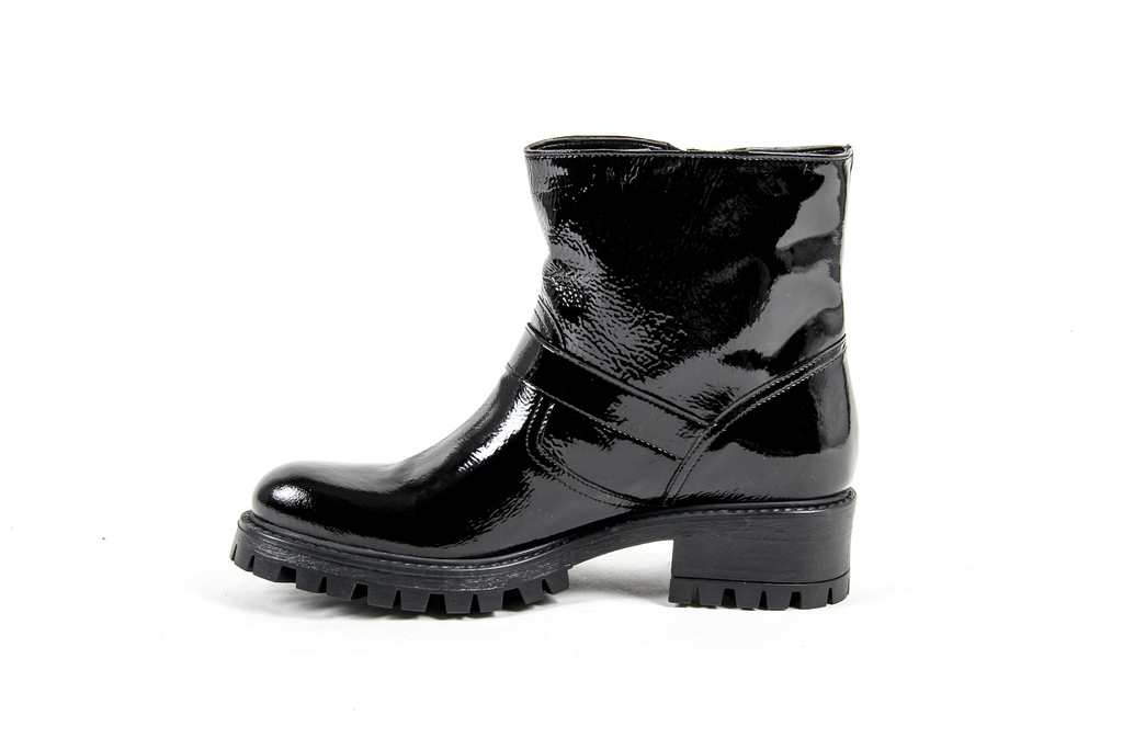 V 1969 Italia Womens Short Boot Black AMALFI