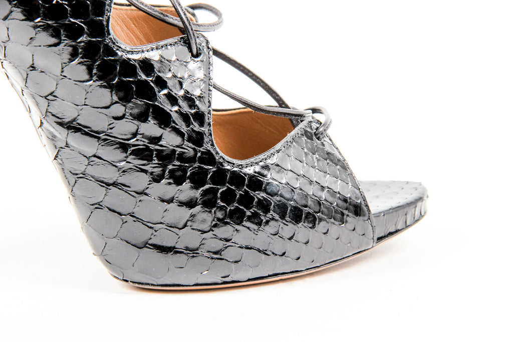 Sandalia con cordones Alaia para mujer 5H3K607ZP06 C999