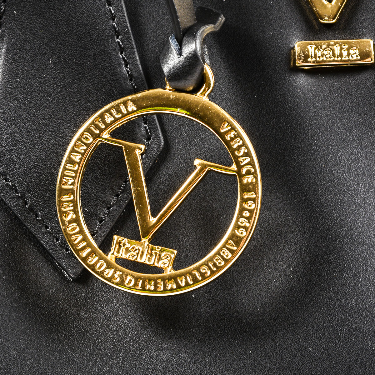 V 1969 Italia Womens Handbag Black CRETA