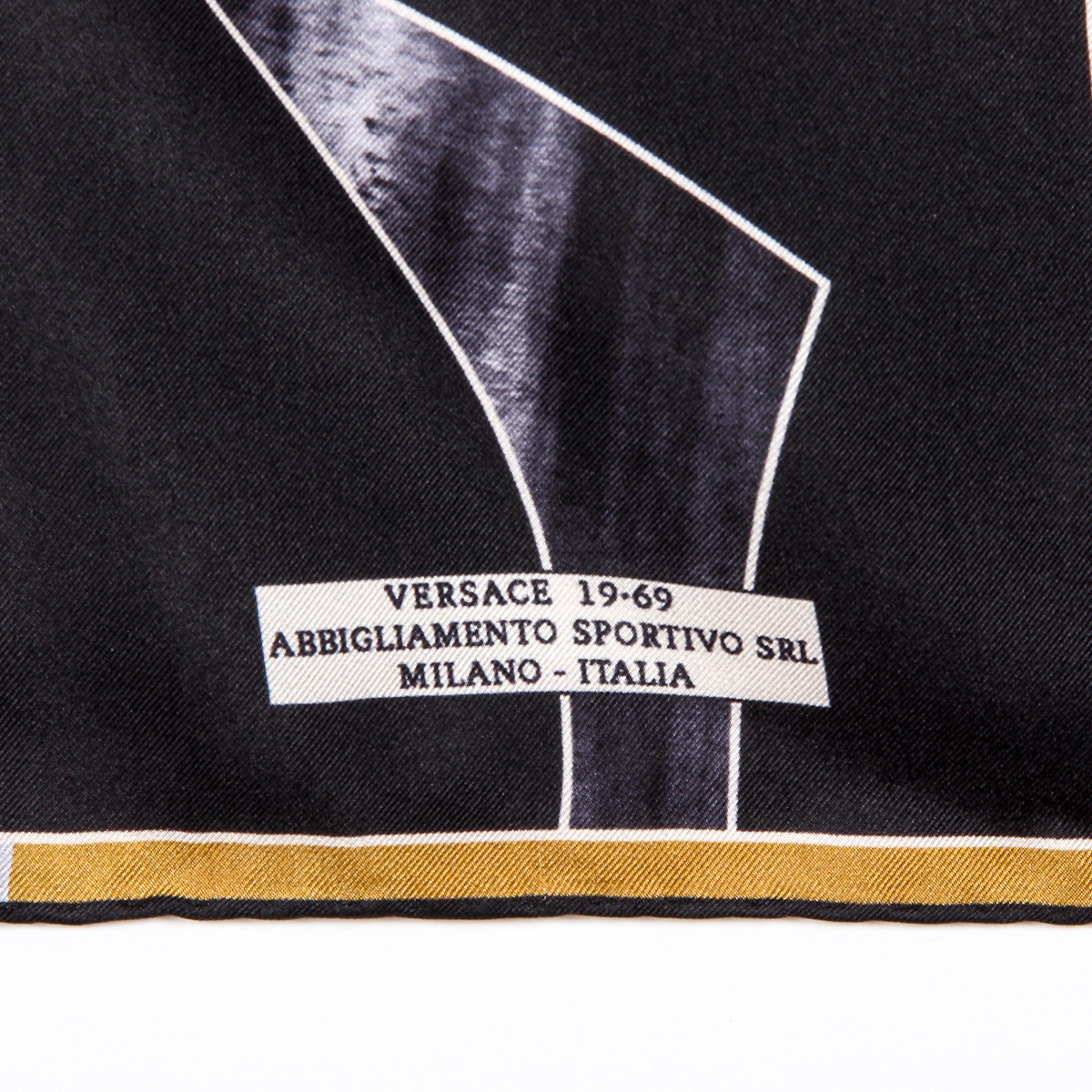 Bufanda de mujer V 1969 Italia