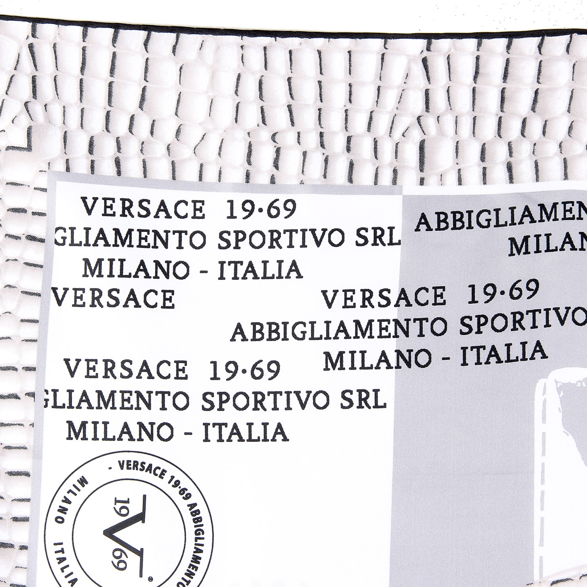 Bufanda de mujer V 1969 Italia
