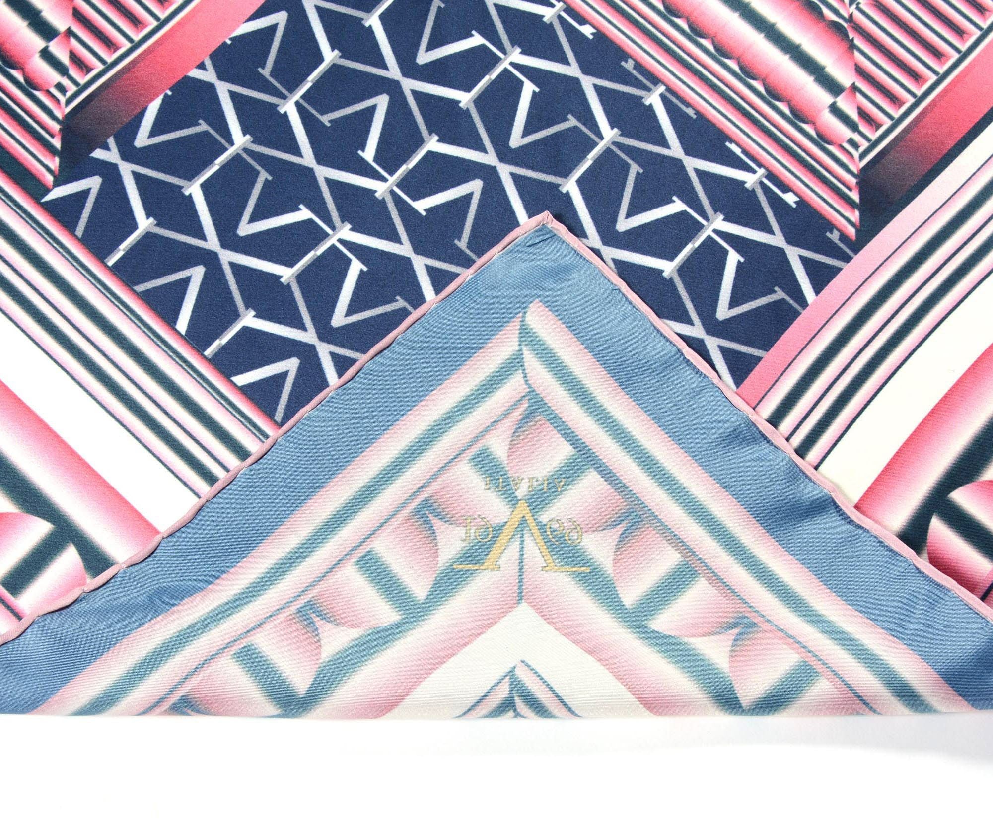 V 1969 Italia Womens Foulard Multicolor DYAN