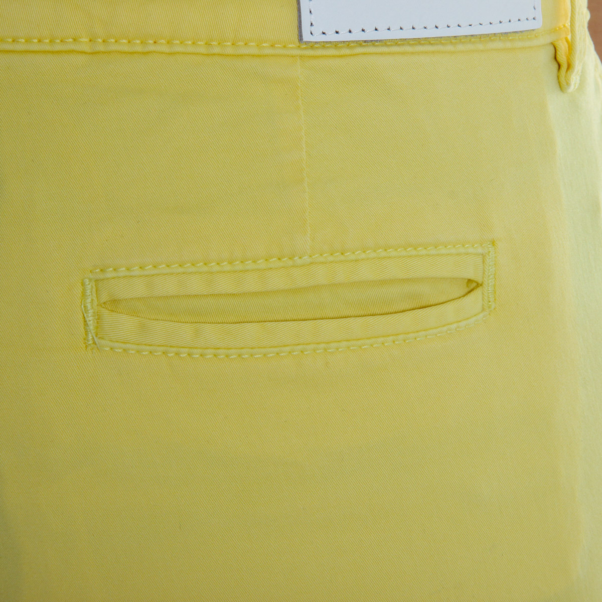 Pantalones cortos Andrew Charles para mujer amarillos SAFIA