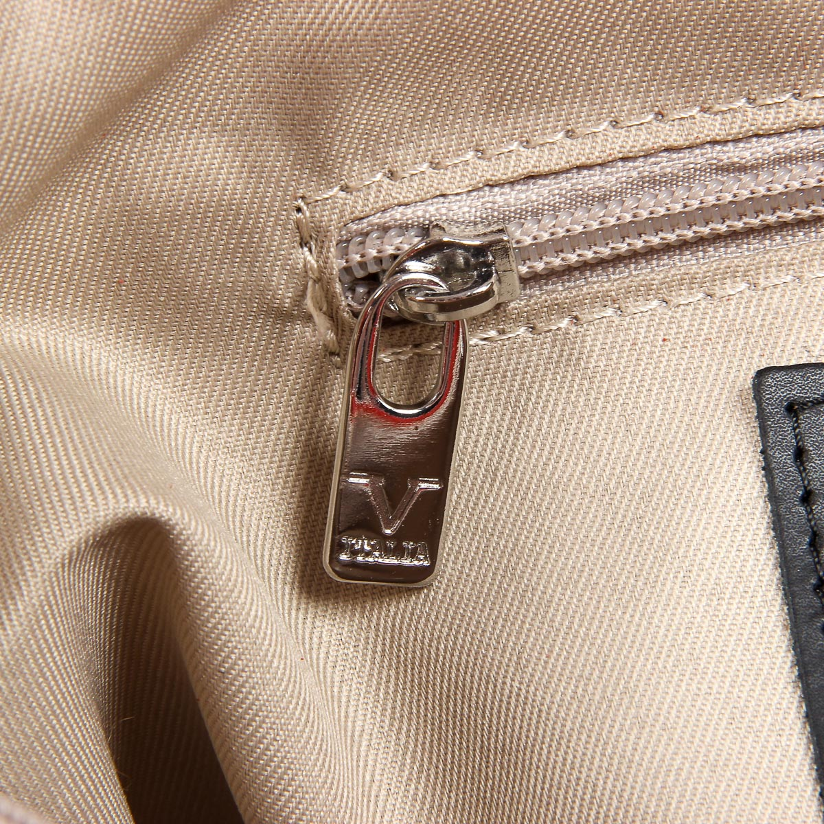 Bolso de mano para mujer V 1969 Italia