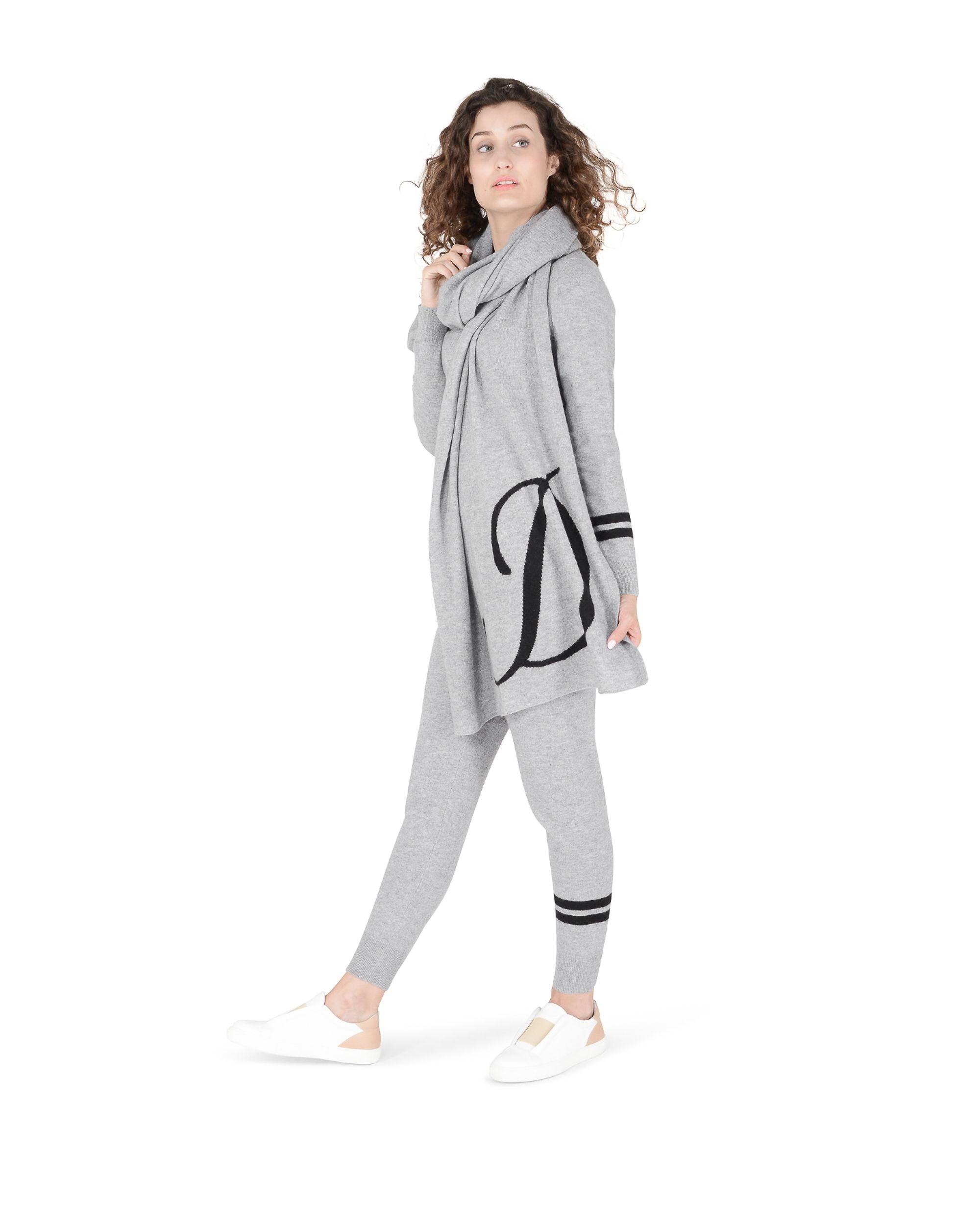 Bufanda con monograma de Dee Ocleppo DEAN VILLAGE GREY D