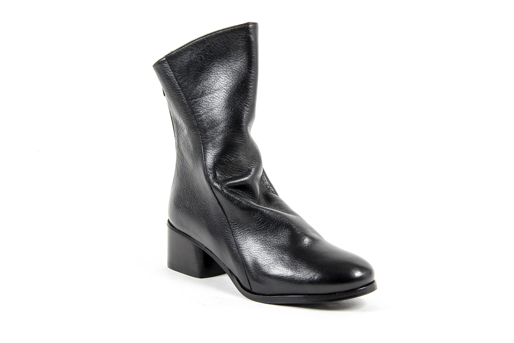 V 1969 Italia Womens Short Boot Black PLUM