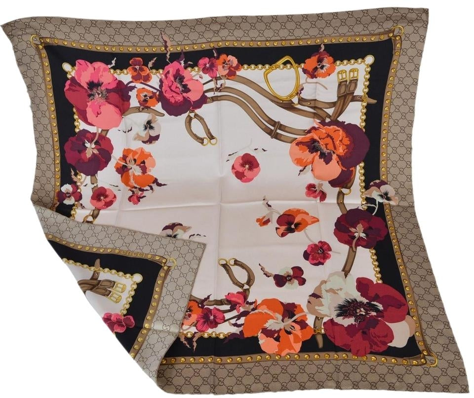 Pañuelo Gucci GG con estampado de monograma 100% seda, 90 x 90 cm, marrón multi