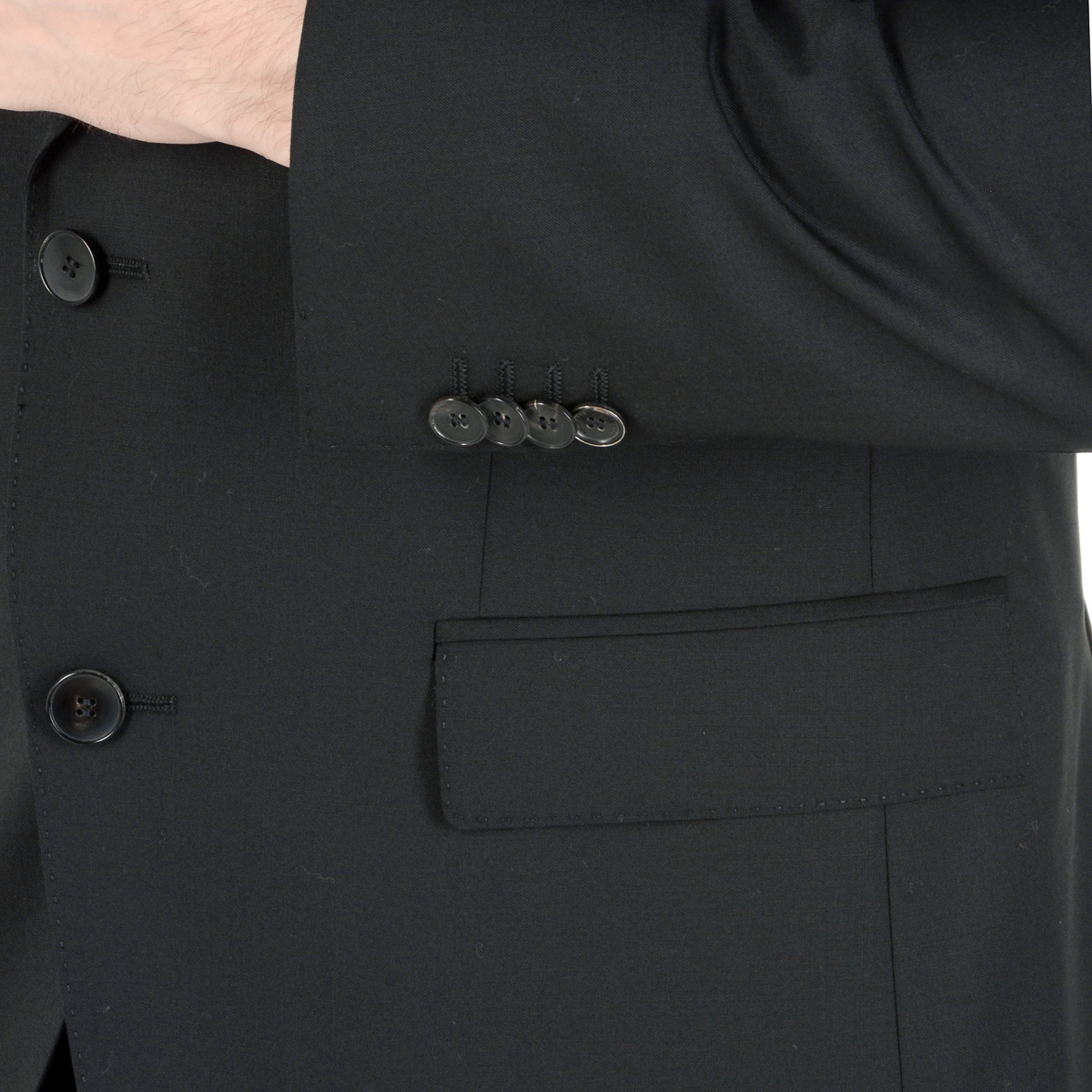 Traje negro para hombre de Hugo Boss: ¡UNA GRAN GENIO!