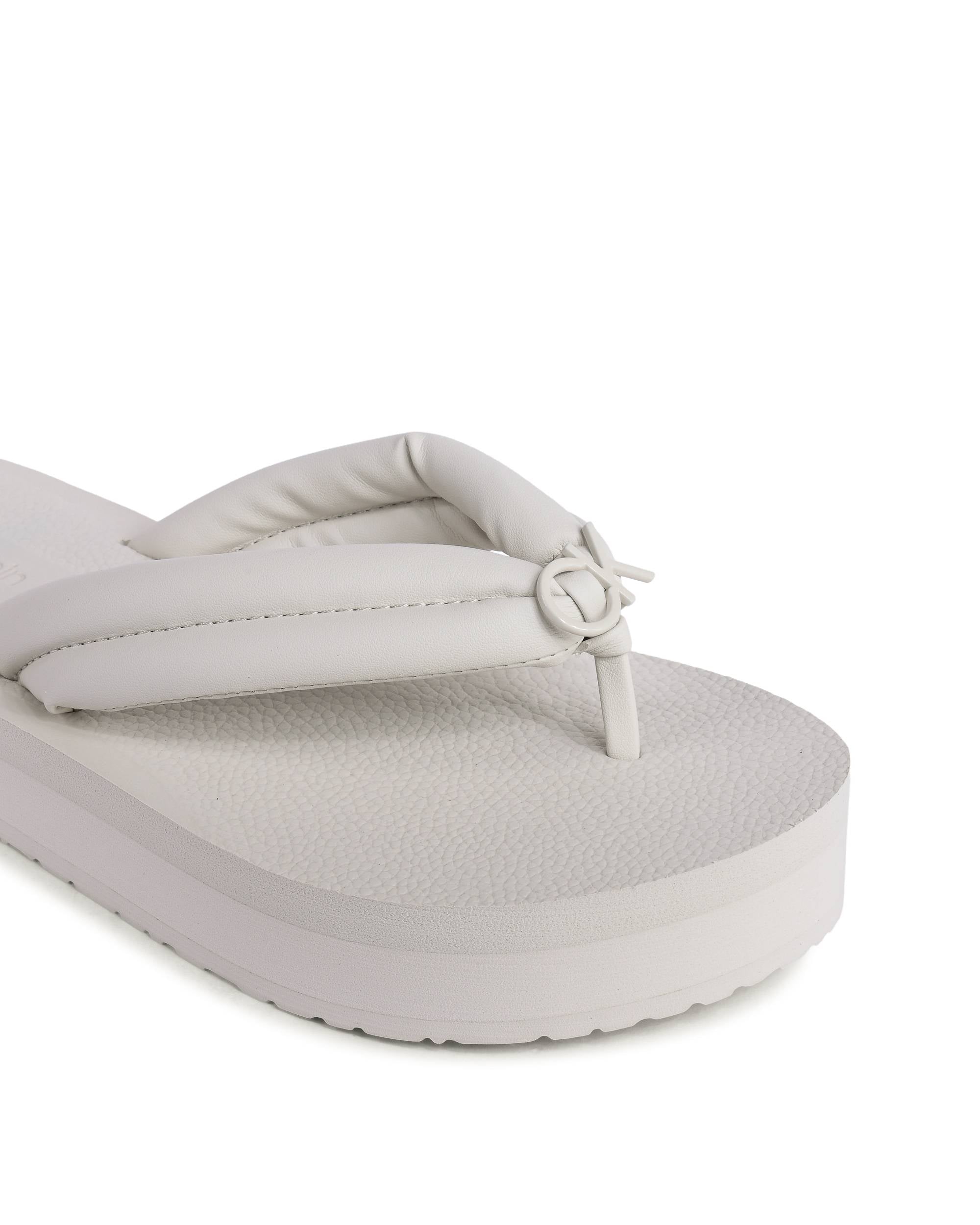 Chanclas Calvin Klein para mujer en beige HW0HW02063ACG
