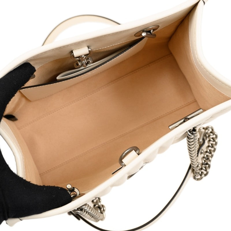 Bolso de hombro Gucci Marmont GG de piel acolchada en blanco