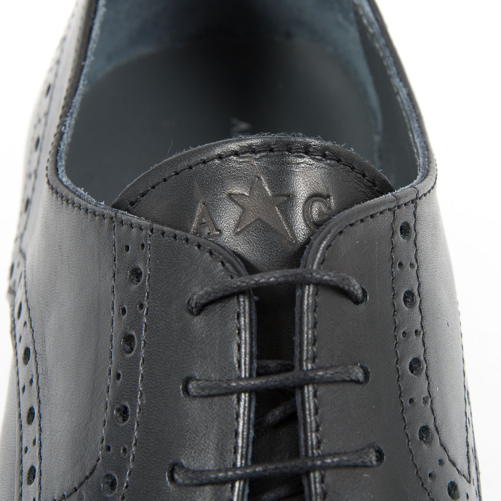 Zapatos brogue negros para hombre de Andrew Charles EDWIN