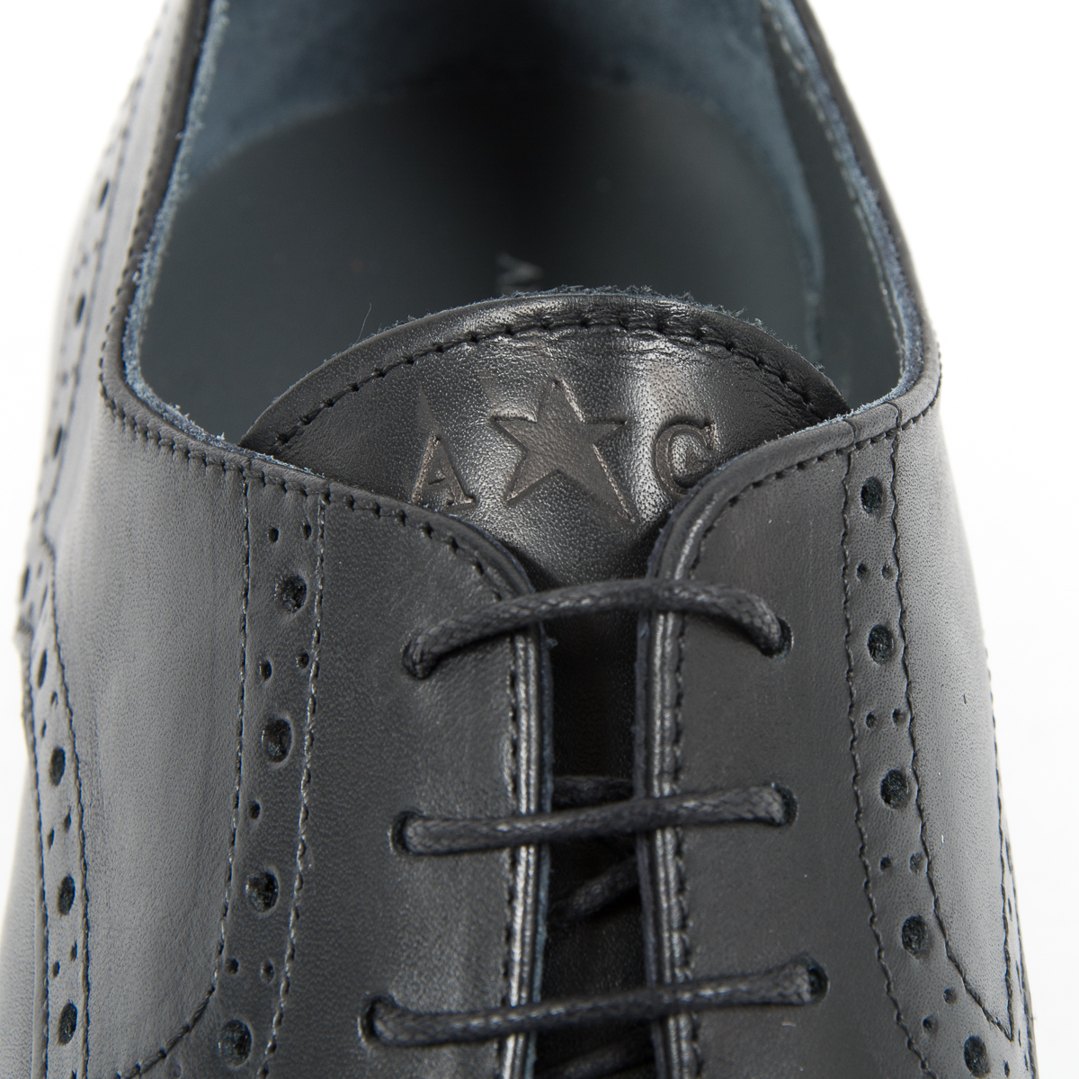 Zapatos brogue negros para hombre de Andrew Charles EDWIN