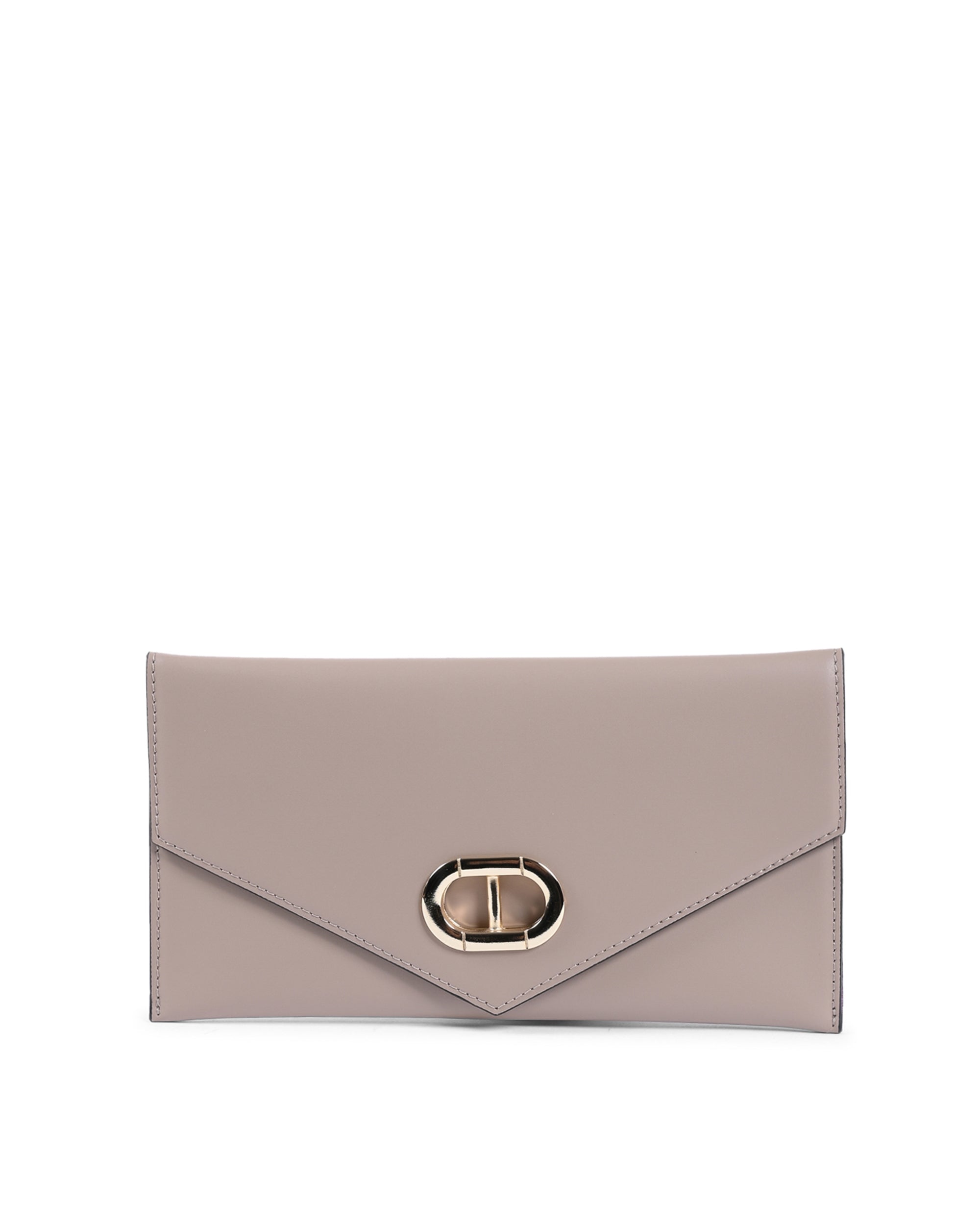 Clutch tipo sobre de piel color piel