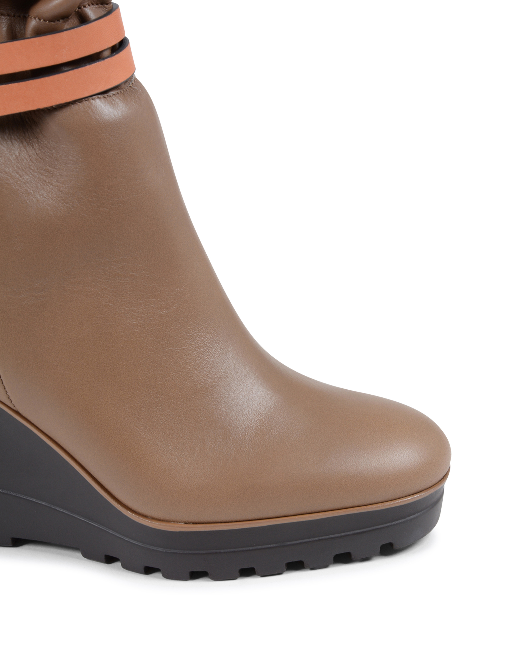 ChloÃ¨ Womens Short Boot Green SB31111A 415 KAKY
