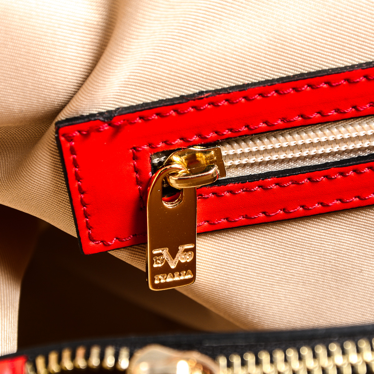 V 1969 Italia Womens Handbag Red CRETA