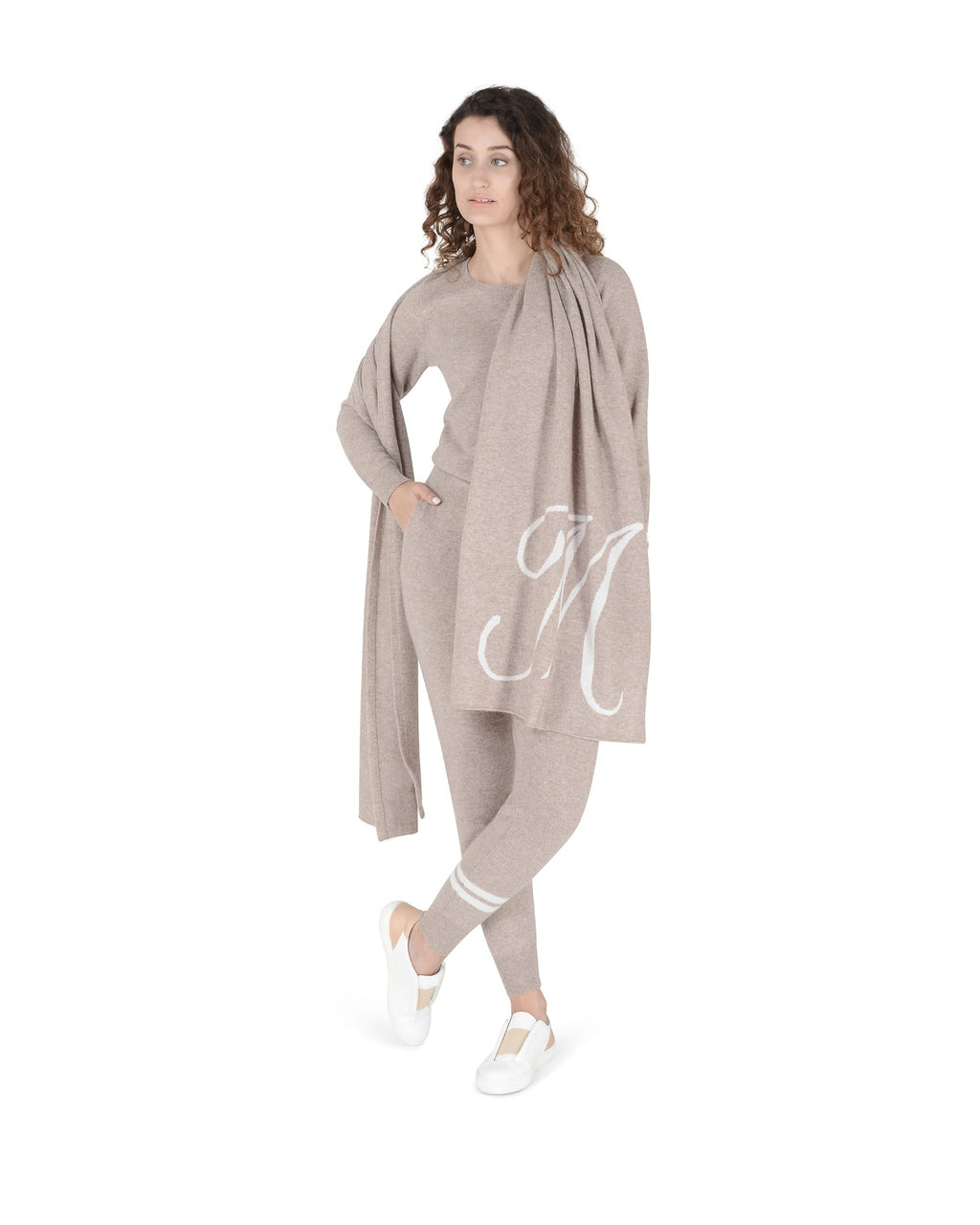 Bufanda con monograma de Dee Ocleppo DEAN VILLAGE CAMEL M