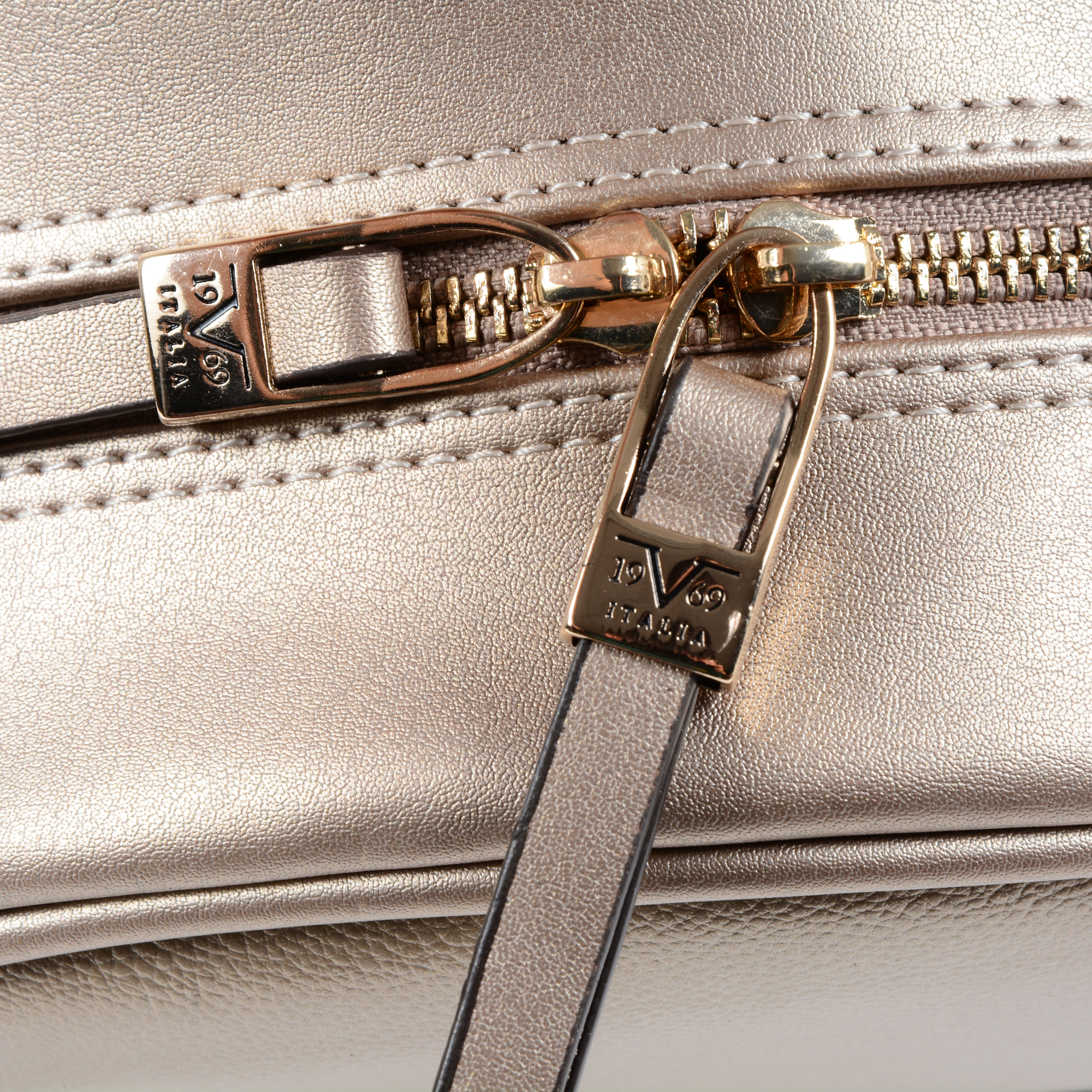 V 1969 Italia Womens Backpack Gold SANTORINI