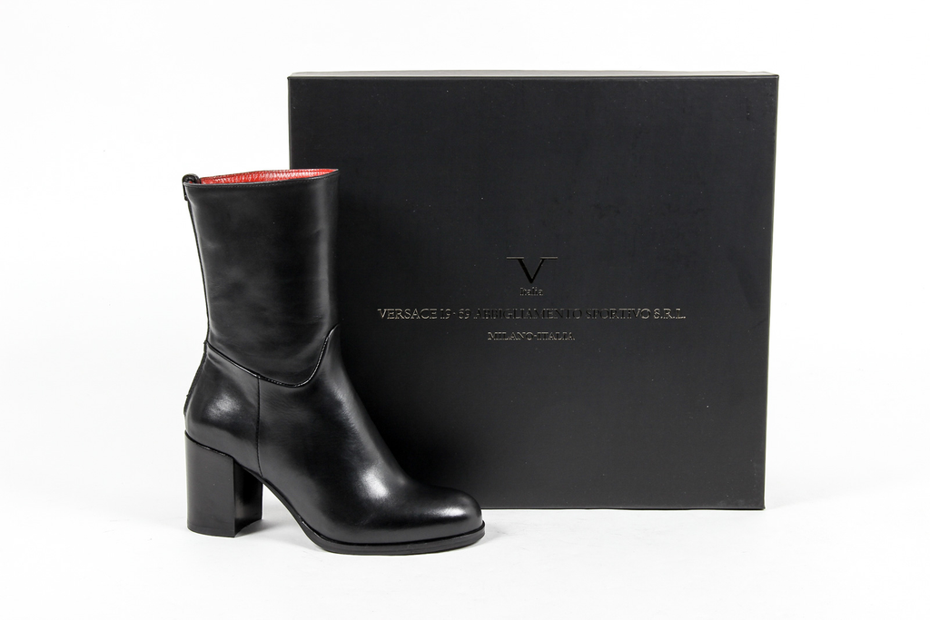 V 1969 Italia Womens Short Boot Black CASE